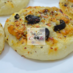 White Sauce Mini Pizza