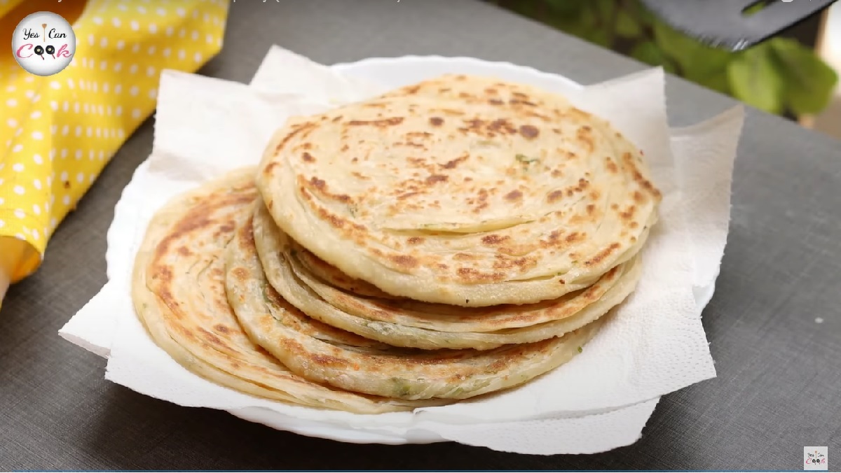 Multilayered Garlic Paratha Recipe